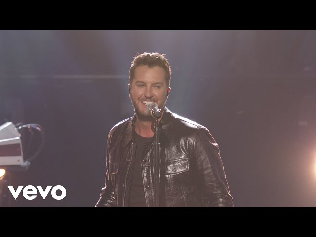 Luke Bryan - Knockin' Boots (Live From The 54th ACM Awards)